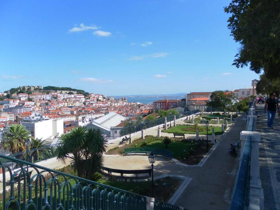 Dpj Romantic Jardim Apt - Lift! - Pr.Real/Bairro Alto! Leilighet Lisboa Eksteriør bilde